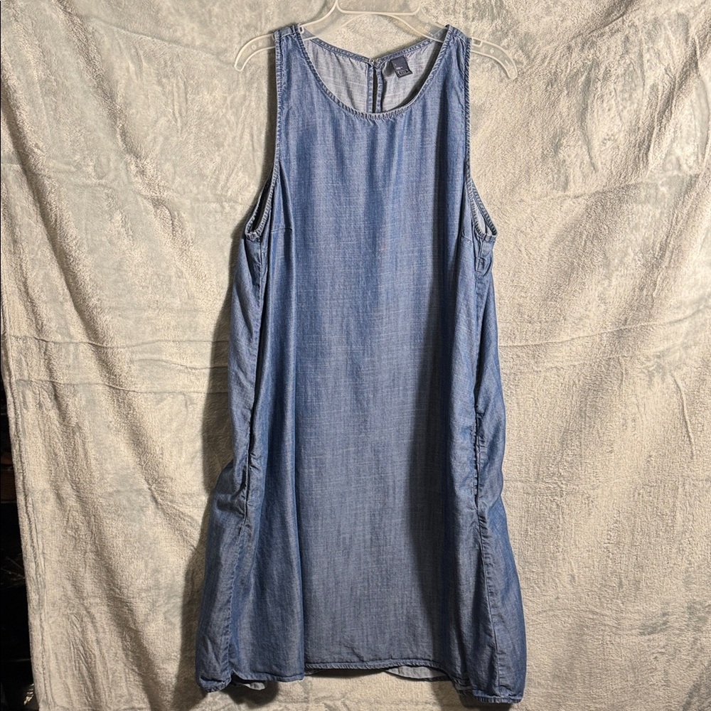 GAP Denim Dress women’s size large blue lightweight with pockets midi length